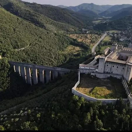 Sotto I Tetti Del Borgo Spoleto