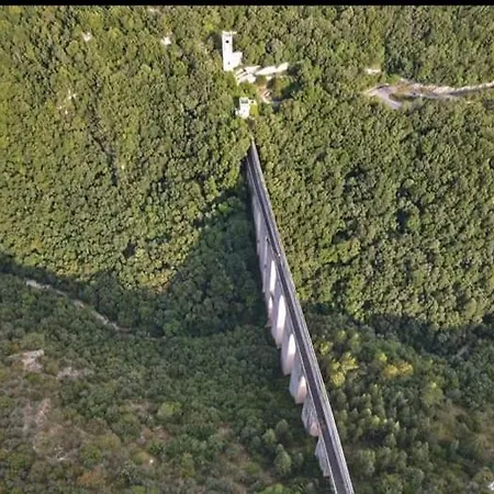 Sotto I Tetti Del Borgo Apartment *